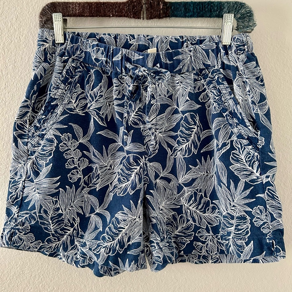Navy & White Leaf Print Shorts